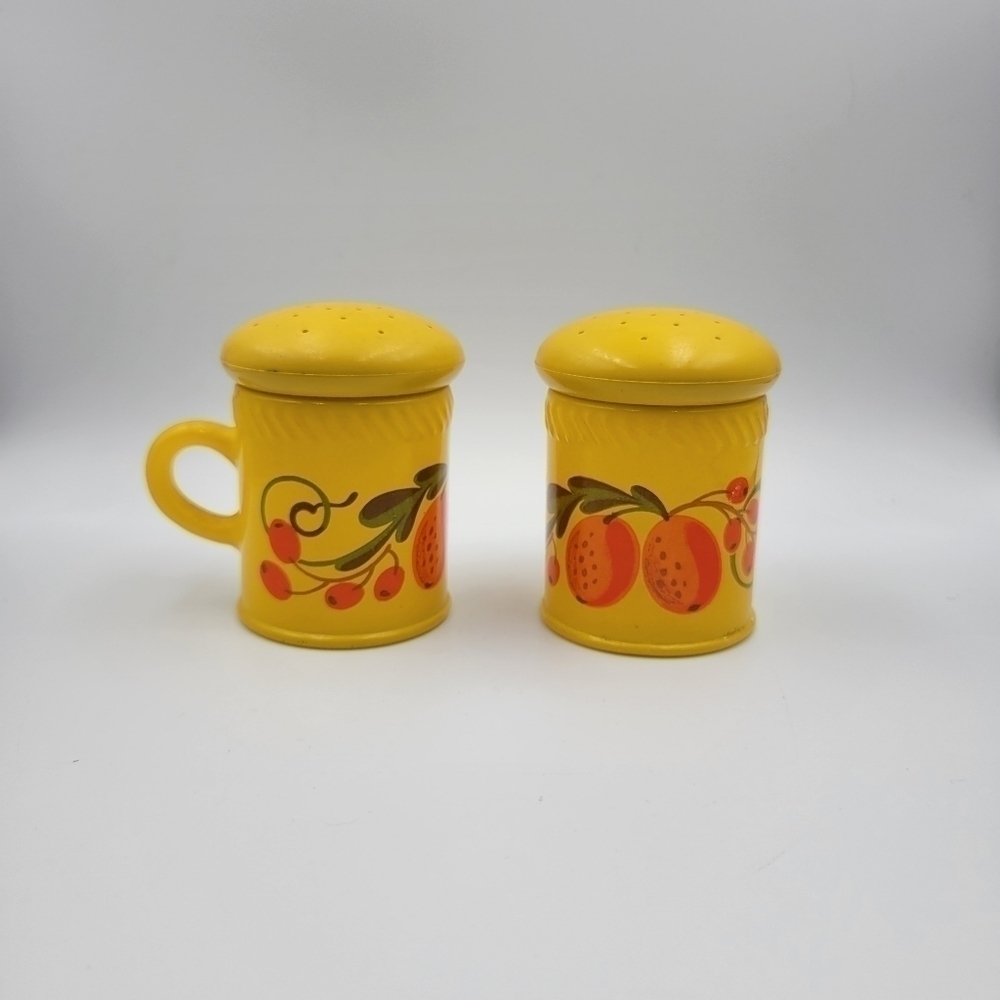 Vintage Avon Pennsylvania Dutch Powder Sachet Shakers - set of 2